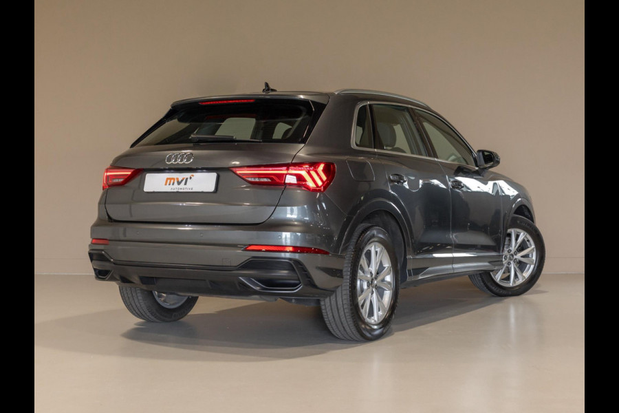 Audi Q3 35 TFSI 2x S-Line / 150pk / Trekhaak / Keyless entry / Stoelverwarming /