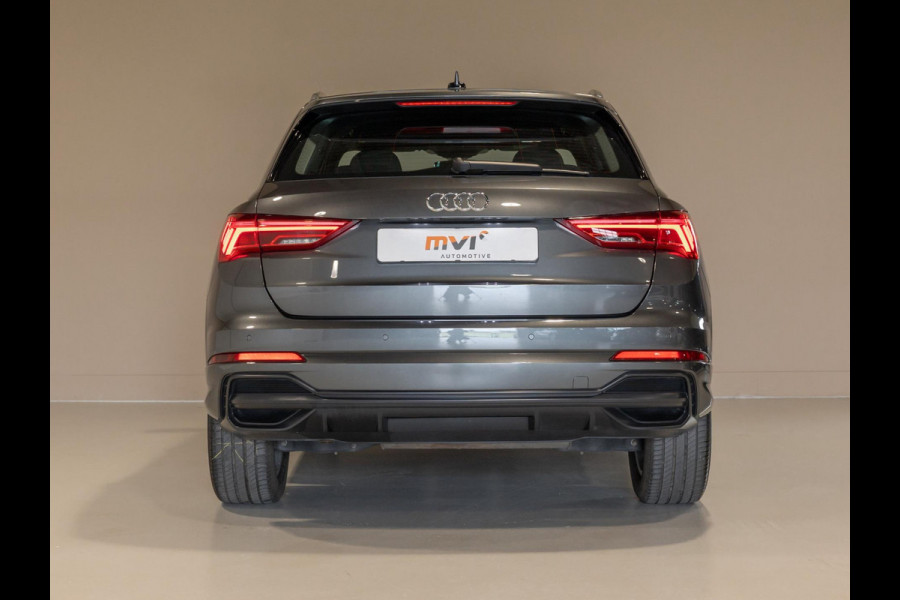 Audi Q3 35 TFSI 2x S-Line / 150pk / Trekhaak / Keyless entry / Stoelverwarming /