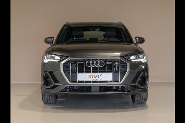 Audi Q3 35 TFSI 2x S-Line / 150pk / Trekhaak / Keyless entry / Stoelverwarming /