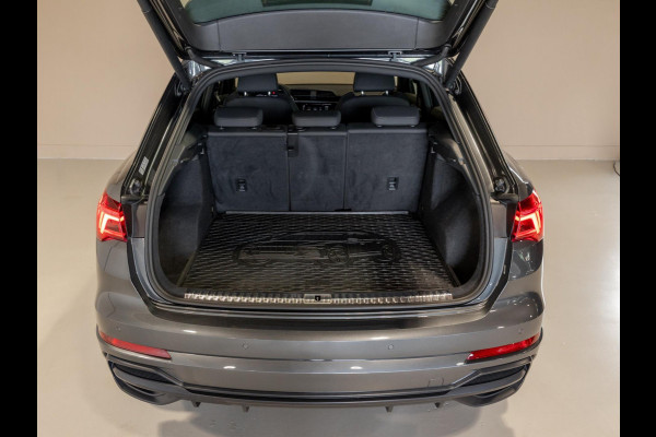 Audi Q3 35 TFSI 2x S-Line / 150pk / Trekhaak / Keyless entry / Stoelverwarming /