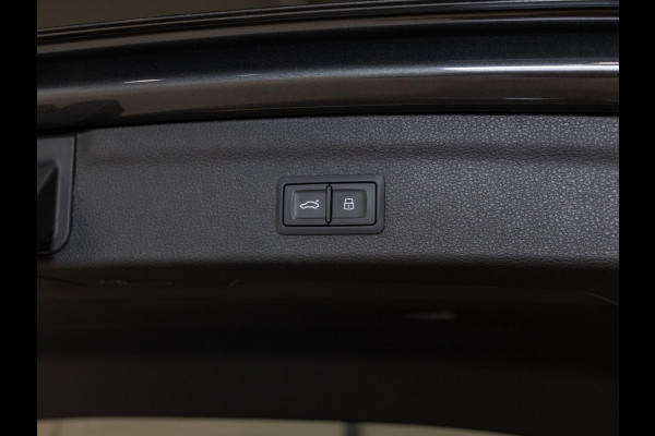 Audi Q3 35 TFSI 2x S-Line / 150pk / Trekhaak / Keyless entry / Stoelverwarming /