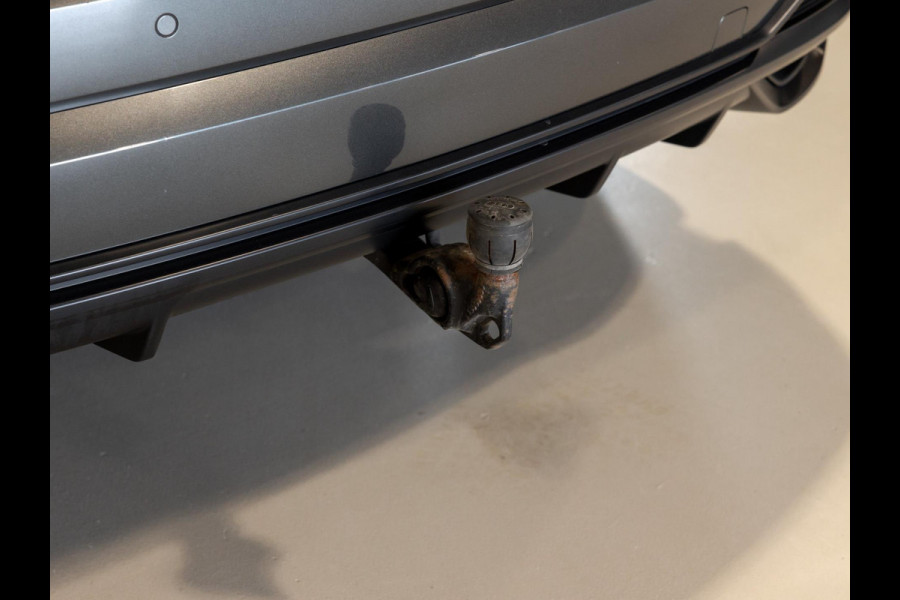 Audi Q3 35 TFSI 2x S-Line / 150pk / Trekhaak / Keyless entry / Stoelverwarming /