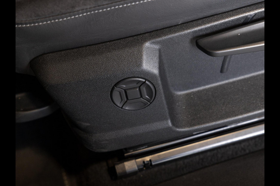 Audi Q3 35 TFSI 2x S-Line / 150pk / Trekhaak / Keyless entry / Stoelverwarming /