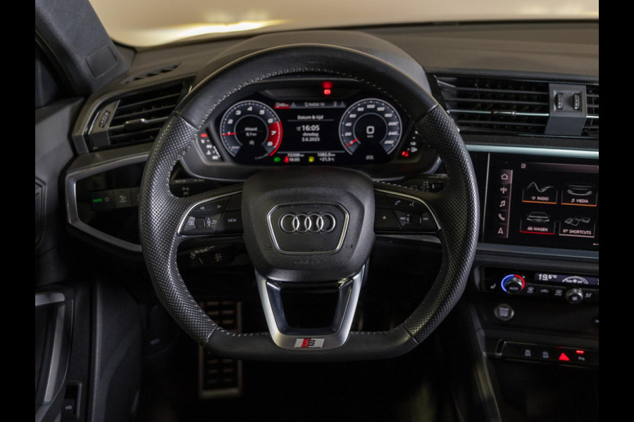 Audi Q3 35 TFSI 2x S-Line / 150pk / Trekhaak / Keyless entry / Stoelverwarming /