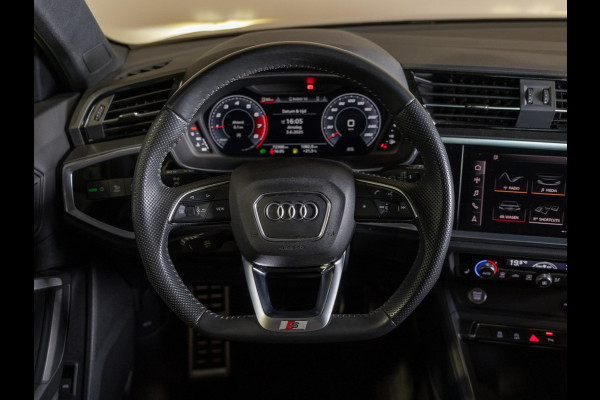 Audi Q3 35 TFSI 2x S-Line / 150pk / Trekhaak / Keyless entry / Stoelverwarming /