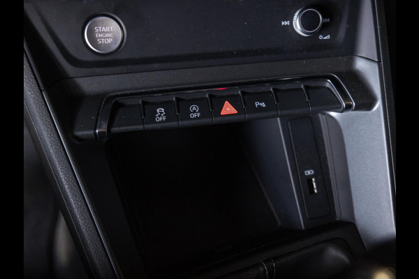 Audi Q3 35 TFSI 2x S-Line / 150pk / Trekhaak / Keyless entry / Stoelverwarming /