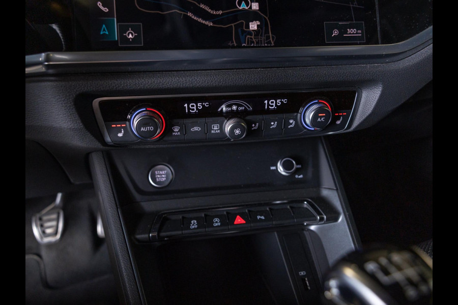 Audi Q3 35 TFSI 2x S-Line / 150pk / Trekhaak / Keyless entry / Stoelverwarming /