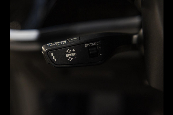 Audi Q3 35 TFSI Pro Line business / 150pk / Trekhaak / Stoelverwarming / Sfeerverlichting /