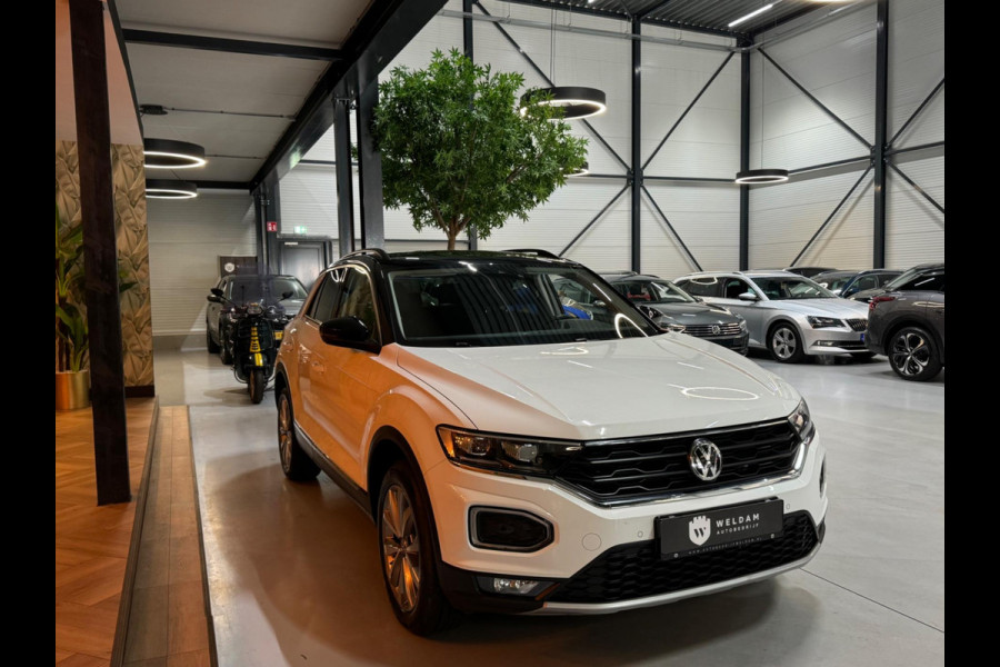 Volkswagen T-Roc 1.5 TSI Style Garantie Trekhaak CarPlay PDC Adoptieve Cruise Lane ASS LED Clima Navi Rijklaar