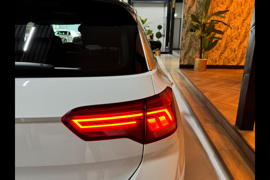 Volkswagen T-Roc 1.5 TSI Style Garantie Trekhaak CarPlay PDC Adoptieve Cruise Lane ASS LED Clima Navi Rijklaar