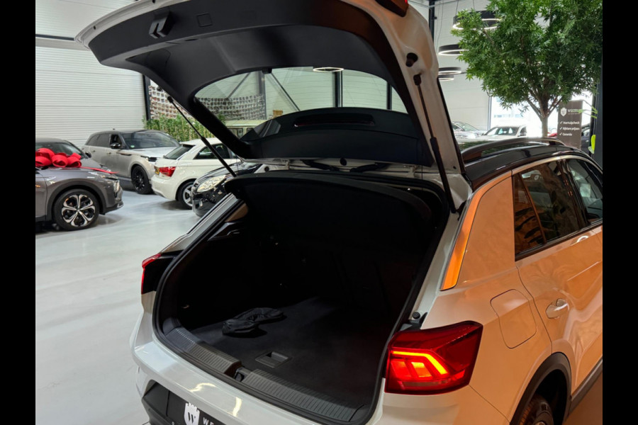 Volkswagen T-Roc 1.5 TSI Style Garantie Trekhaak CarPlay PDC Adoptieve Cruise Lane ASS LED Clima Navi Rijklaar