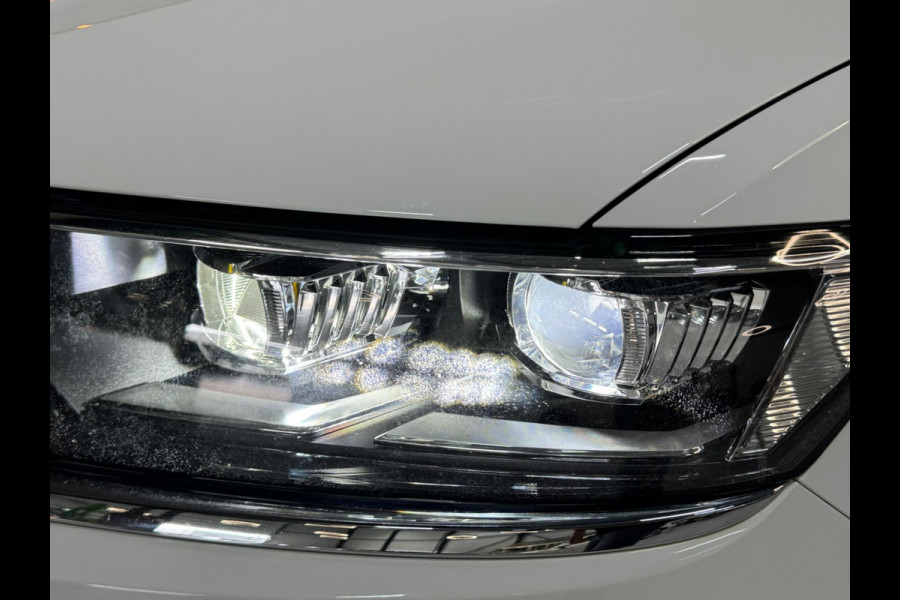 Volkswagen T-Roc 1.5 TSI Style Garantie Trekhaak CarPlay PDC Adoptieve Cruise Lane ASS LED Clima Navi Rijklaar