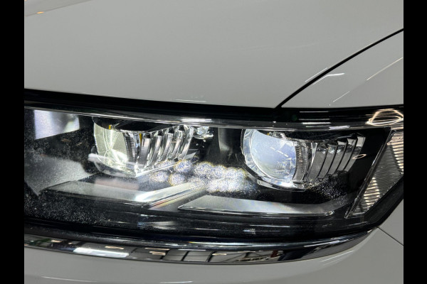 Volkswagen T-Roc 1.5 TSI Style Garantie Trekhaak CarPlay PDC Adoptieve Cruise Lane ASS LED Clima Navi Rijklaar