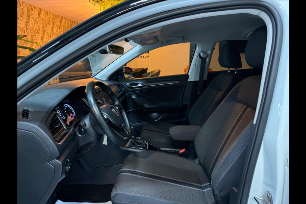 Volkswagen T-Roc 1.5 TSI Style Garantie Trekhaak CarPlay PDC Adoptieve Cruise Lane ASS LED Clima Navi Rijklaar