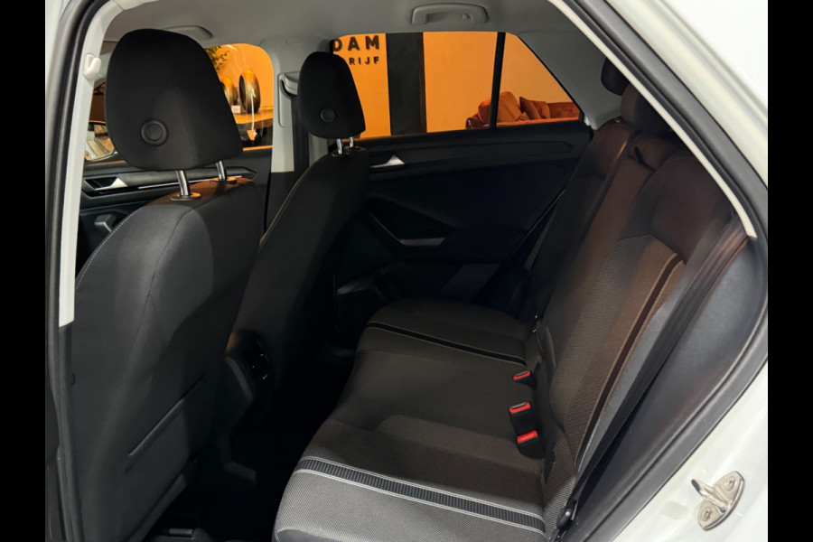 Volkswagen T-Roc 1.5 TSI Style Garantie Trekhaak CarPlay PDC Adoptieve Cruise Lane ASS LED Clima Navi Rijklaar
