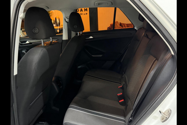 Volkswagen T-Roc 1.5 TSI Style Garantie Trekhaak CarPlay PDC Adoptieve Cruise Lane ASS LED Clima Navi Rijklaar