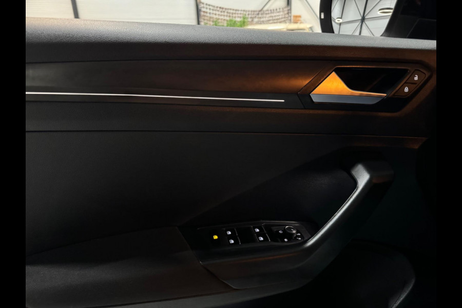 Volkswagen T-Roc 1.5 TSI Style Garantie Trekhaak CarPlay PDC Adoptieve Cruise Lane ASS LED Clima Navi Rijklaar