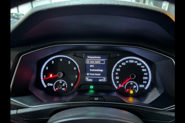 Volkswagen T-Roc 1.5 TSI Style Garantie Trekhaak CarPlay PDC Adoptieve Cruise Lane ASS LED Clima Navi Rijklaar