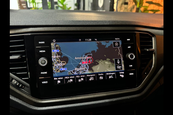 Volkswagen T-Roc 1.5 TSI Style Garantie Trekhaak CarPlay PDC Adoptieve Cruise Lane ASS LED Clima Navi Rijklaar