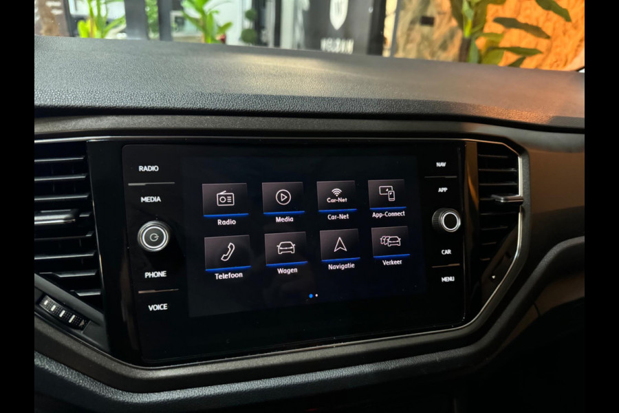 Volkswagen T-Roc 1.5 TSI Style Garantie Trekhaak CarPlay PDC Adoptieve Cruise Lane ASS LED Clima Navi Rijklaar