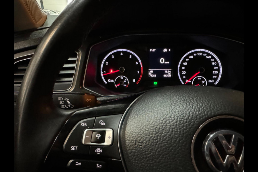 Volkswagen T-Roc 1.5 TSI Style Garantie Trekhaak CarPlay PDC Adoptieve Cruise Lane ASS LED Clima Navi Rijklaar