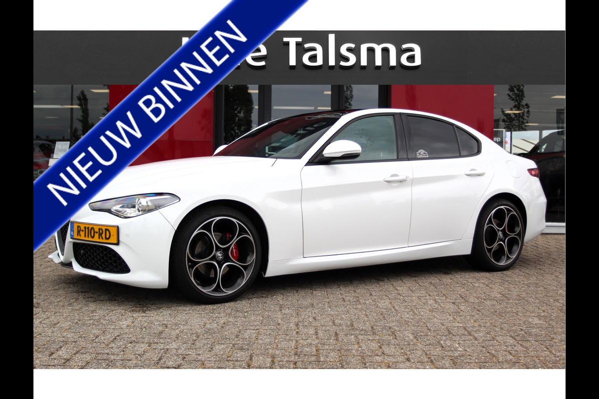 Alfa Romeo Giulia 2.0T Sprint 319PK AT | Panoramadak | 19" Velgen | Apple/Android CarPlay | Camera Let op auto niet altijd aanwezig Alfa Romeo Giulia 2.0T Sprint 319PK AT | Panoramadak | 19" Velgen | Apple/Android CarPlay | Camera Let op auto niet altijd aanwezig