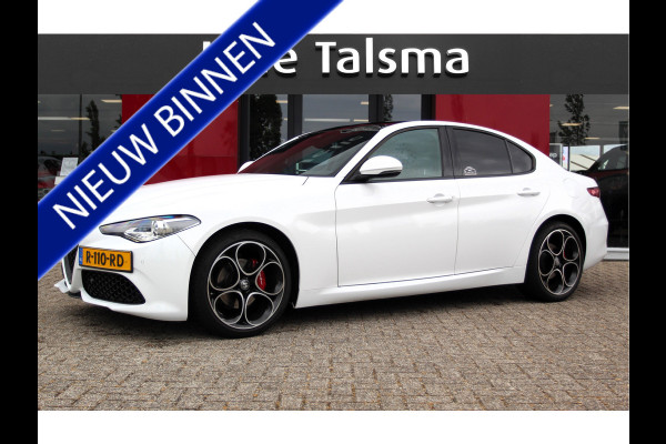 Alfa Romeo Giulia 2.0T Sprint 319PK AT | Panoramadak | 19" Velgen | Apple/Android CarPlay | Camera Let op auto niet altijd aanwezig