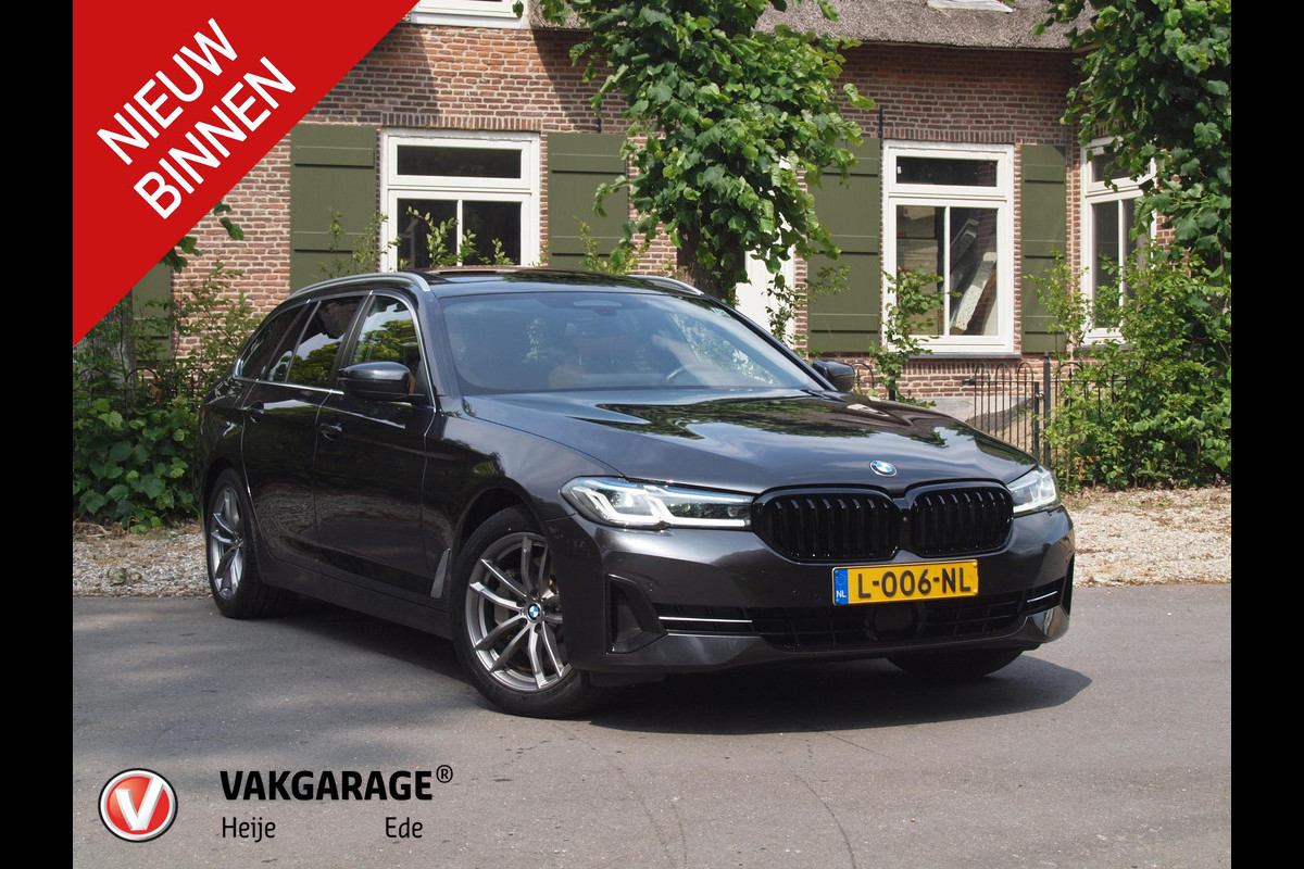 BMW 5 Serie Touring 530e xDrive Business Edition Plus | Panoramadak | Lederen Bekleding | Laserlight | NL-Auto | Zwarte Hemel | Trekhaak | BMW 5 Serie Touring 530e xDrive Business Edition Plus | Panoramadak | Lederen Bekleding | Laserlight | NL-Auto | Zwarte Hemel | Trekhaak |