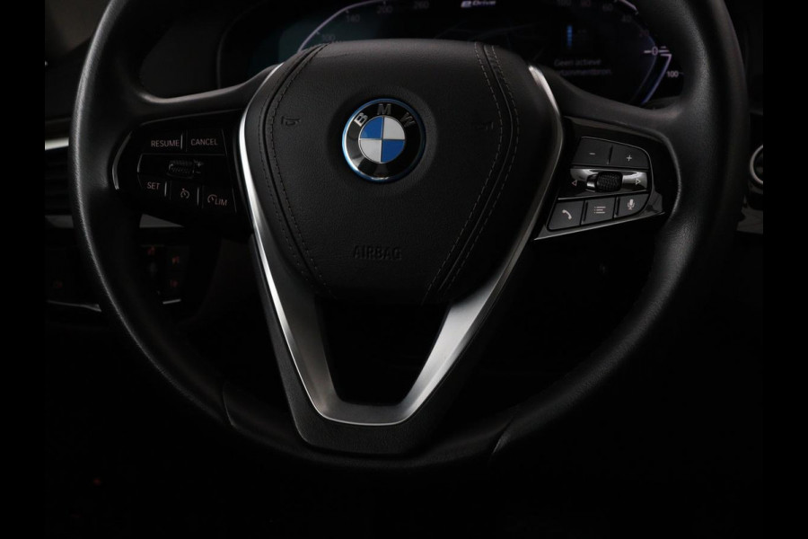 BMW 5 Serie 530e xDrive High Executive | Luxury Line | Panoramadak | Nappaleder | Stoelventilatie | Head-Up | Carplay | Live Cockpit | Adaptive LED | Stoelverwarming | Navigatie | PHEV