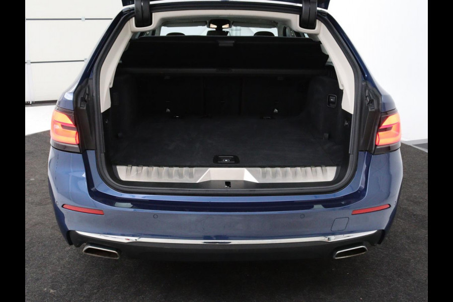 BMW 5 Serie 530e xDrive High Executive | Luxury Line | Panoramadak | Nappaleder | Stoelventilatie | Head-Up | Carplay | Live Cockpit | Adaptive LED | Stoelverwarming | Navigatie | PHEV