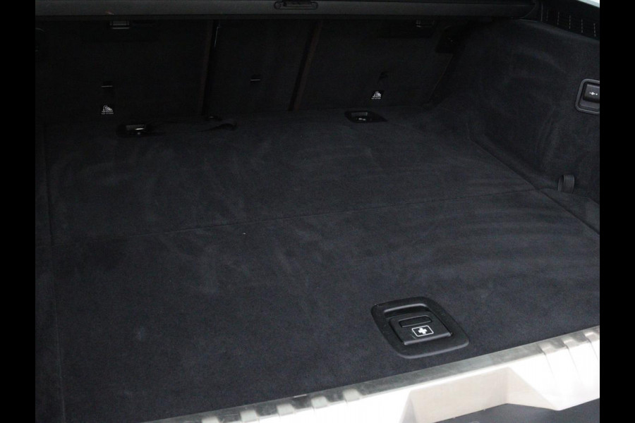 BMW 5 Serie 530e xDrive High Executive | Luxury Line | Panoramadak | Nappaleder | Stoelventilatie | Head-Up | Carplay | Live Cockpit | Adaptive LED | Stoelverwarming | Navigatie | PHEV