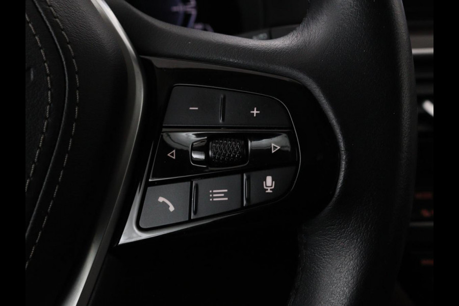 BMW 5 Serie 530e xDrive High Executive | Luxury Line | Panoramadak | Nappaleder | Stoelventilatie | Head-Up | Carplay | Live Cockpit | Adaptive LED | Stoelverwarming | Navigatie | PHEV