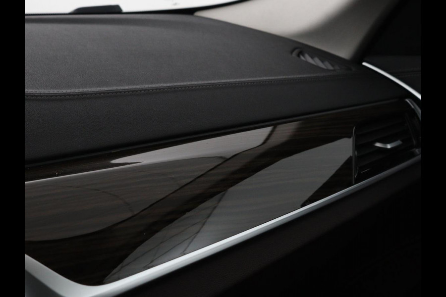 BMW 5 Serie 530e xDrive High Executive | Luxury Line | Panoramadak | Nappaleder | Stoelventilatie | Head-Up | Carplay | Live Cockpit | Adaptive LED | Stoelverwarming | Navigatie | PHEV