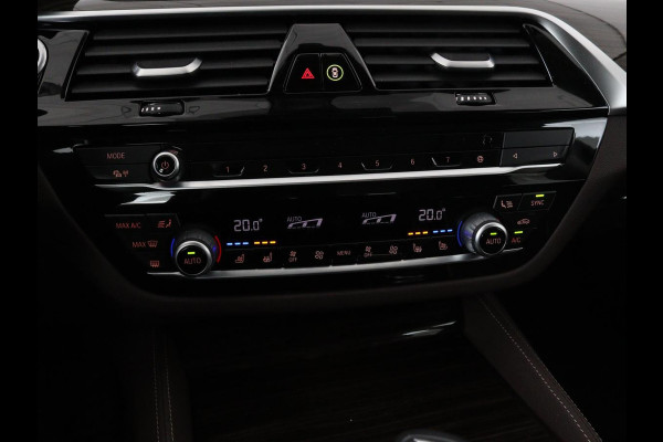 BMW 5 Serie 530e xDrive High Executive | Luxury Line | Panoramadak | Nappaleder | Stoelventilatie | Head-Up | Carplay | Live Cockpit | Adaptive LED | Stoelverwarming | Navigatie | PHEV