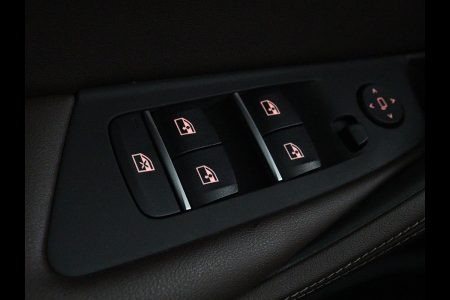 BMW 5 Serie 530e xDrive High Executive | Luxury Line | Panoramadak | Nappaleder | Stoelventilatie | Head-Up | Carplay | Live Cockpit | Adaptive LED | Stoelverwarming | Navigatie | PHEV