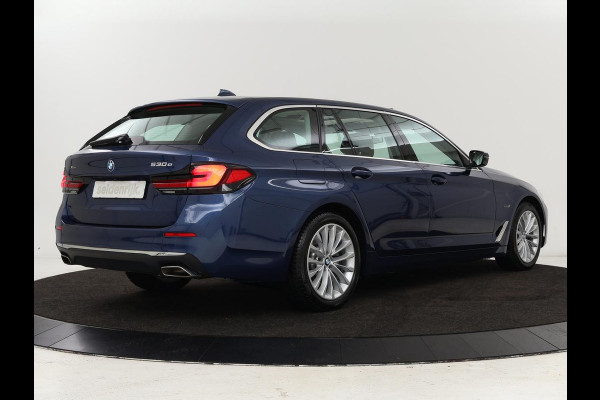 BMW 5 Serie 530e xDrive High Executive | Luxury Line | Panoramadak | Nappaleder | Stoelventilatie | Head-Up | Carplay | Live Cockpit | Adaptive LED | Stoelverwarming | Navigatie | PHEV