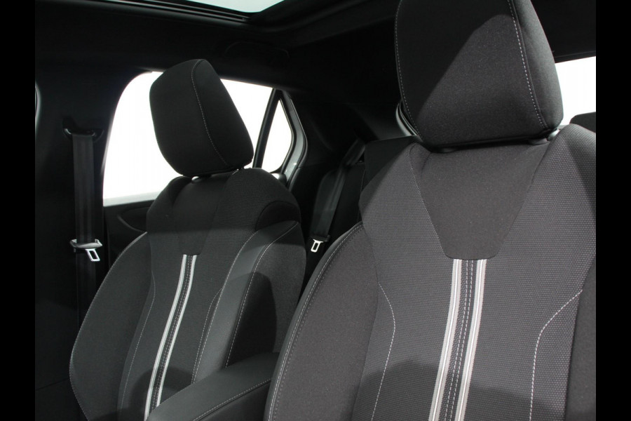 Opel Corsa 1.2 GS Achteruitrij camera Parkeersensoren Cruise control LED Verwarmde voorstoelen Stuurwiel verwarmd Climate control Apple carplay/ Android Auto