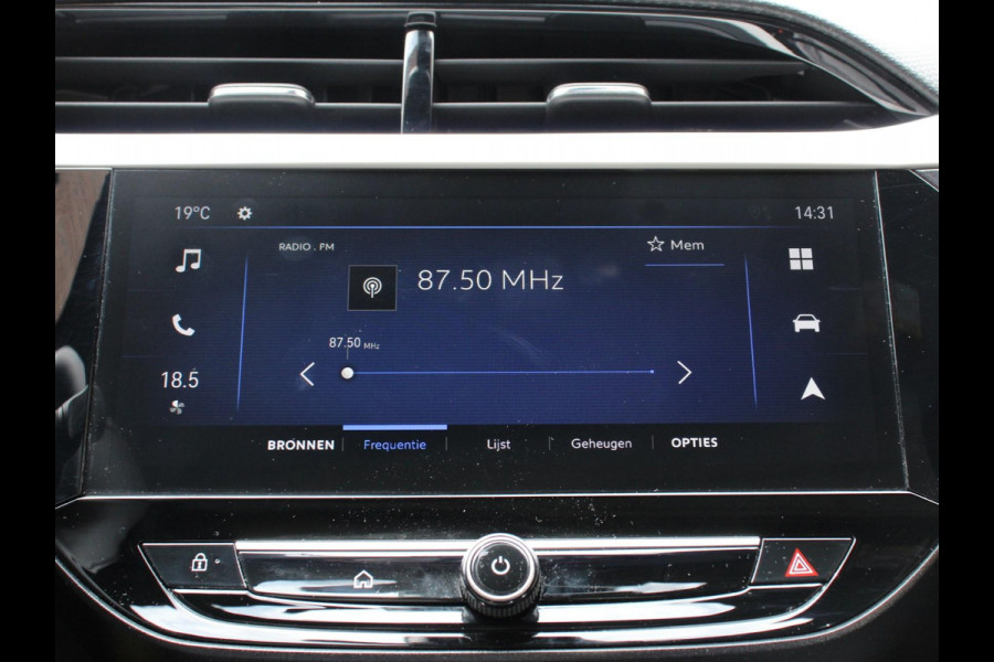 Opel Corsa 1.2 GS Achteruitrij camera Parkeersensoren Cruise control LED Verwarmde voorstoelen Stuurwiel verwarmd Climate control Apple carplay/ Android Auto