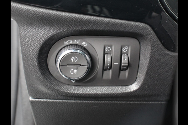Opel Corsa 1.2 GS Achteruitrij camera Parkeersensoren Cruise control LED Verwarmde voorstoelen Stuurwiel verwarmd Climate control Apple carplay/ Android Auto