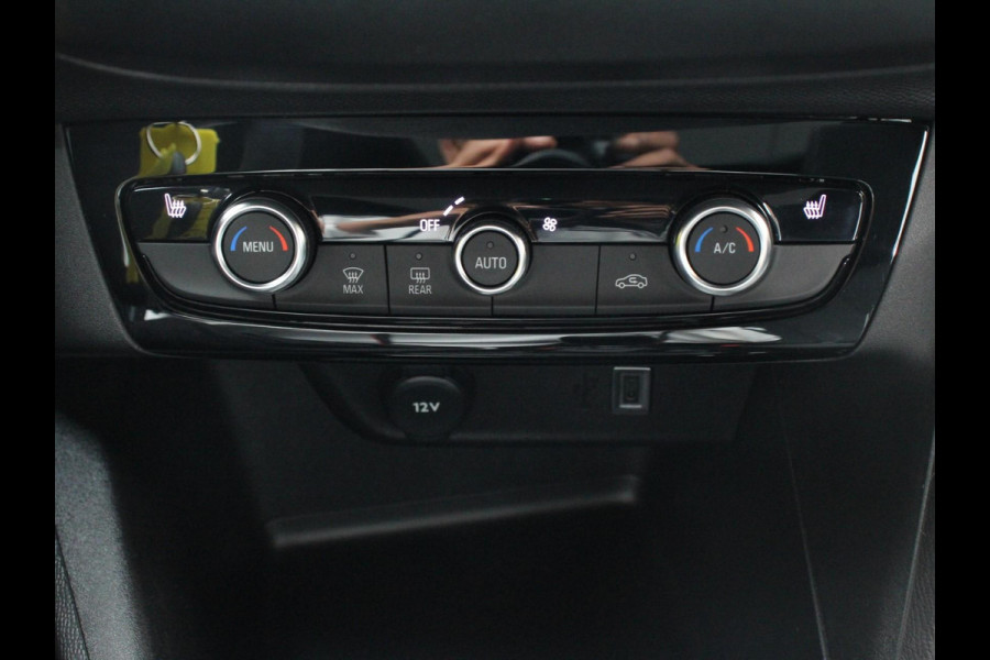 Opel Corsa 1.2 GS Achteruitrij camera Parkeersensoren Cruise control LED Verwarmde voorstoelen Stuurwiel verwarmd Climate control Apple carplay/ Android Auto
