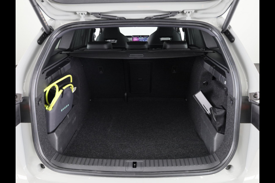 Škoda Enyaq 85 Sportline 286pk | Light Band | Canton Sound | Head up | Panoramadak | 21 inch black |