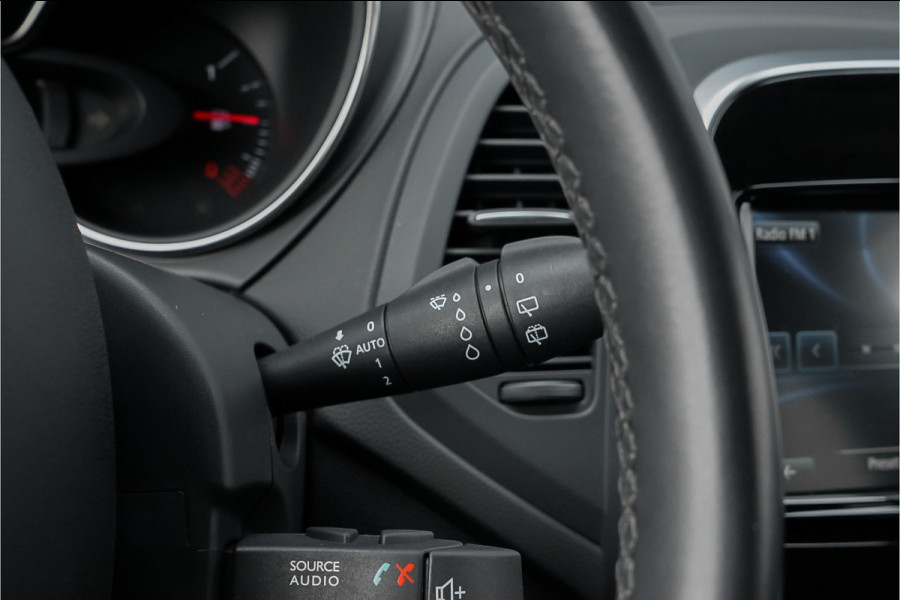 Renault Captur 1.3 TCe Intens 150PK Automaat Navi Trekhaak Cruise