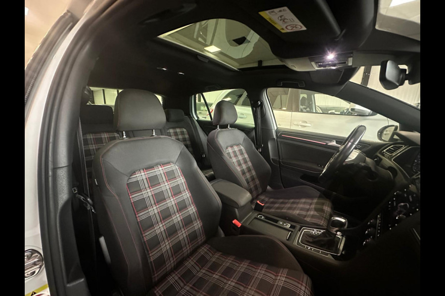 Volkswagen Golf 2.0 TSI GTI Performance PANORAMA DAK