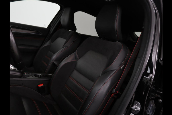 Renault Arkana 1.6 E-Tech Hybrid 145 R.S. Line | Leder/Alcantara | Stoel & stuurverwarming | Adaptive cruise | Camera | BOSE Sound | Carplay | Sfeerverlichting | Full LED | Keyless | Navigatie | Climate control
