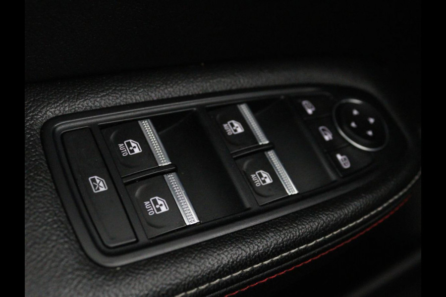 Renault Arkana 1.6 E-Tech Hybrid 145 R.S. Line | Leder/Alcantara | Stoel & stuurverwarming | Adaptive cruise | Camera | BOSE Sound | Carplay | Sfeerverlichting | Full LED | Keyless | Navigatie | Climate control