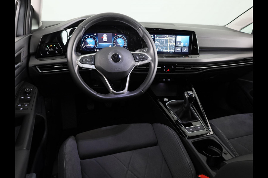 Volkswagen Golf 1.5 TSI Style 130 PK | Navigatie | Parkeersensoren | Led