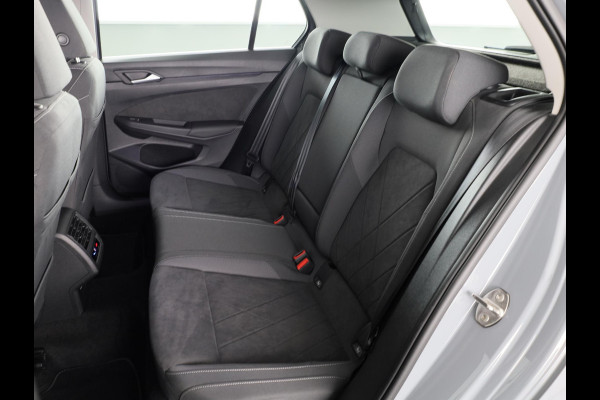 Volkswagen Golf 1.5 TSI Style 130 PK | Navigatie | Parkeersensoren | Led