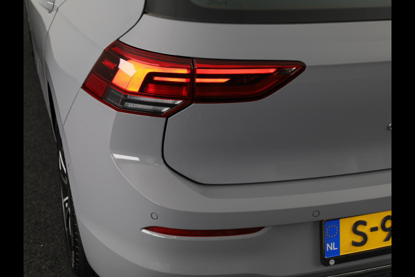 Volkswagen Golf 1.5 TSI Style 130 PK | Navigatie | Parkeersensoren | Led