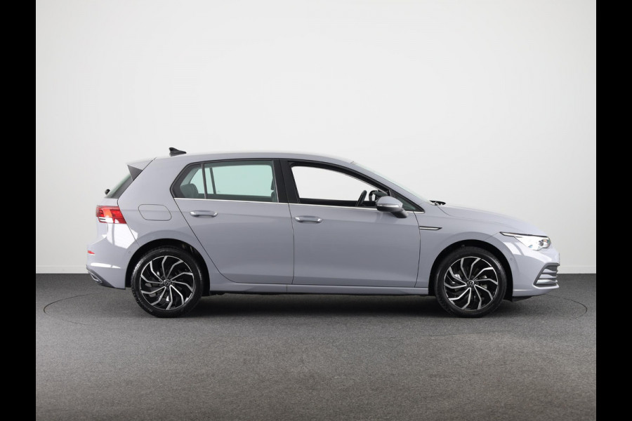 Volkswagen Golf 1.5 TSI Style 130 PK | Navigatie | Parkeersensoren | Led