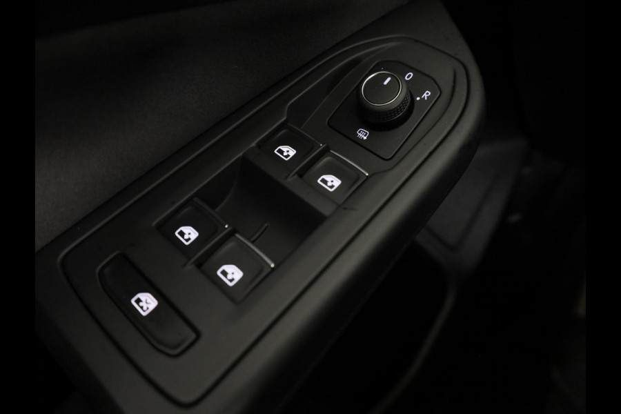 Volkswagen Golf 1.5 TSI Style 130 PK | Navigatie | Parkeersensoren | Led